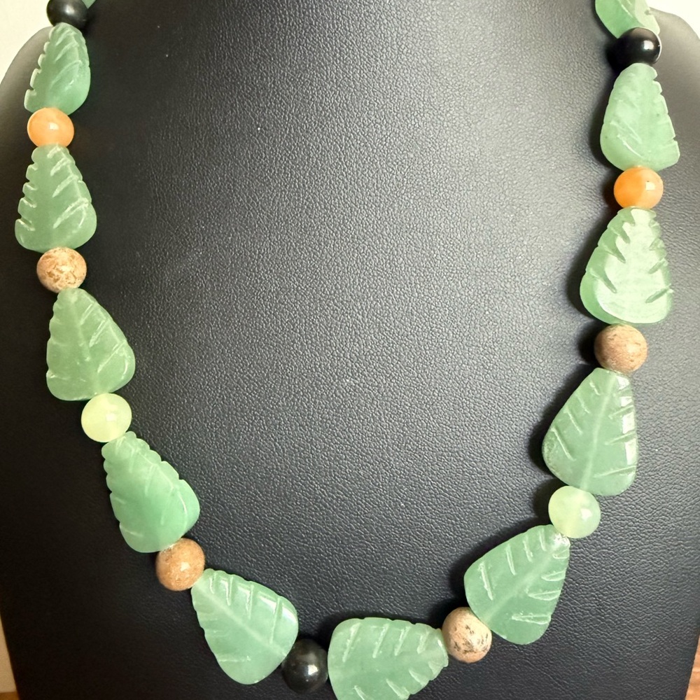 Green Aventurine Carved Leaf Necklace with gemstone Beads - Picture 1 of 16